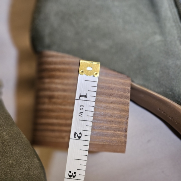 Elegant Olive Suede 2" Heeled Boots Women's 11 with Bowtie and Zippered Detail - Picture 4 of 9